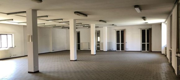 Lagerhaus in Como, Italy 1400m², Nr. 9996 9