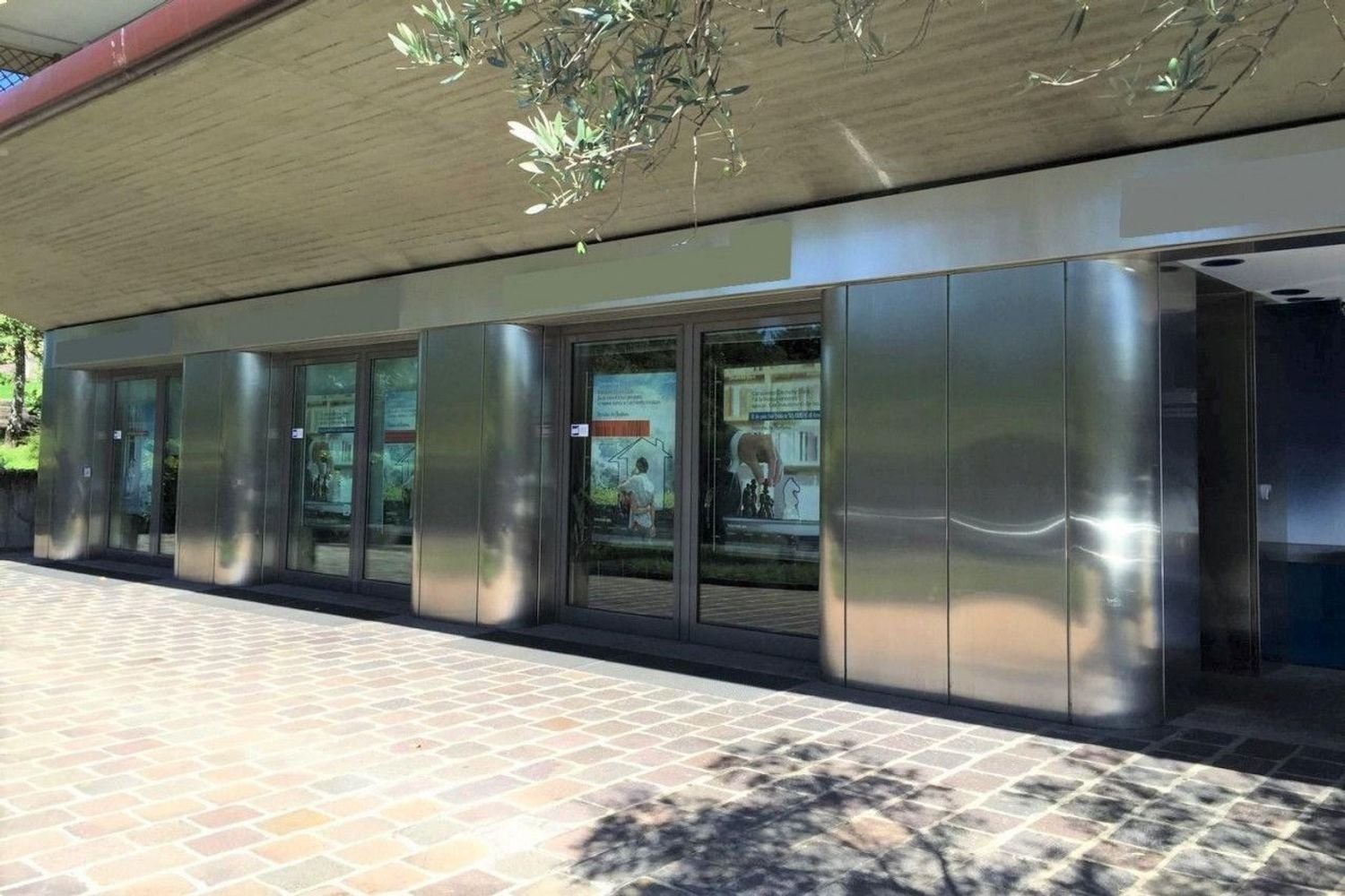 Офис 465м² в Падерно д’Адда, Италия № 385474