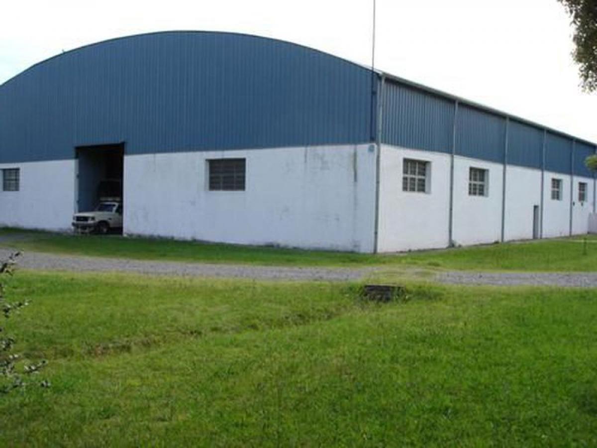 2450m² Commercial property in Moreno, Argentina No. 27985