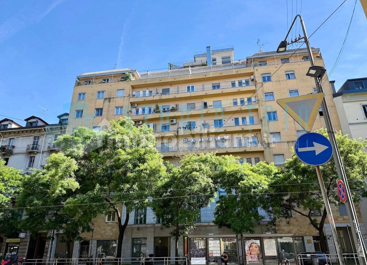 Квартира с 2 спальнями в Милан, Италия № 321537