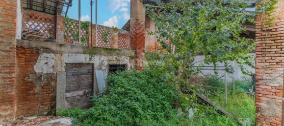 2 bedrooms House in Corbetta, Italy No. 142588 11