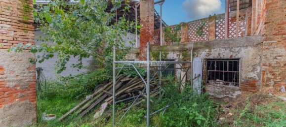 2 bedrooms House in Corbetta, Italy No. 142588 9