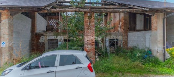 2 bedrooms House in Corbetta, Italy No. 142588 5