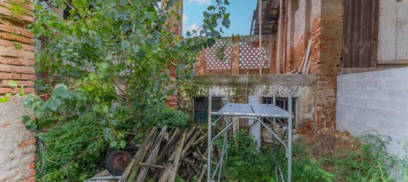 2 bedrooms House in Corbetta, Italy No. 142588 4