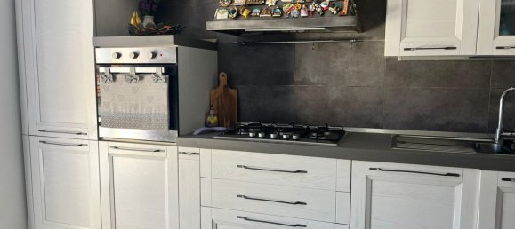 4 rooms Apartment in Livorno, Italy No. 48895 9