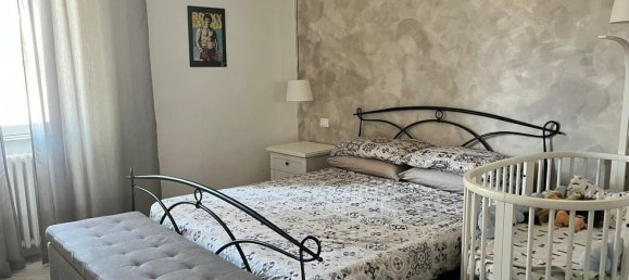 4 rooms Apartment in Livorno, Italy No. 48895 11