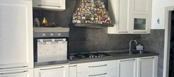 4 rooms Apartment in Livorno, Italy No. 48895 10