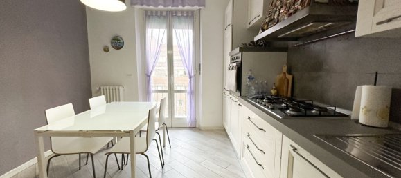 4 rooms Apartment in Livorno, Italy No. 48895 8