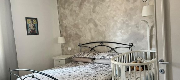 4 rooms Apartment in Livorno, Italy No. 48895 12