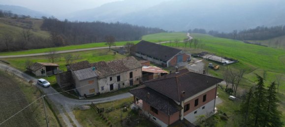 6 rooms House in Marano sul Panaro, Italy No. 173669 3