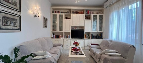 2 bedrooms House in Empoli, Italy No. 44504 3