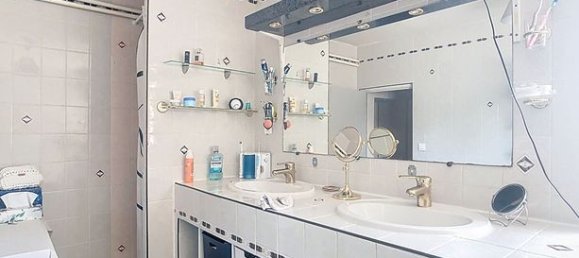 3 bedrooms House in Mayenne, France No. 311928 9