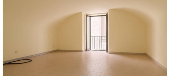 4-Zimmer Gewerbliche Immobilie in Naples, Italy, Nr. 319667 5