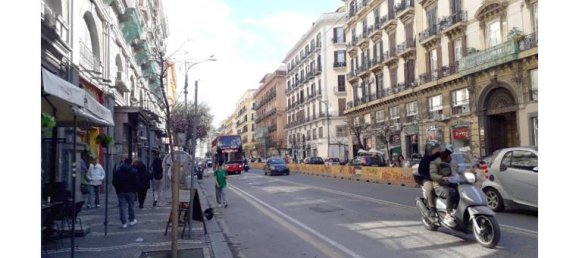 4-Zimmer Gewerbliche Immobilie in Naples, Italy, Nr. 319667 7