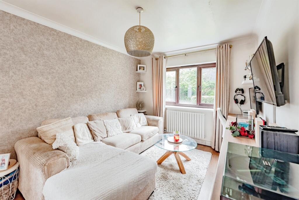 1 bedroom Apartment in Crawley, United Kingdom No. 6302