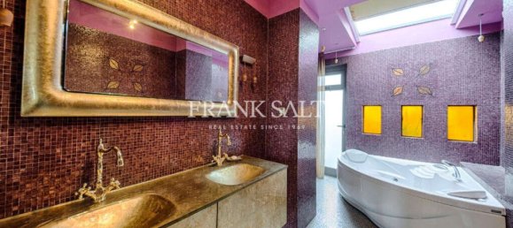 3 bedrooms Penthouse in Saint Julian's, Malta No. 181 11