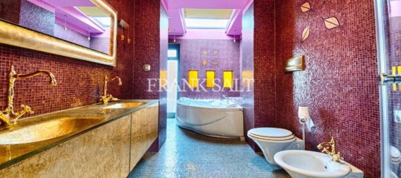 3 bedrooms Penthouse in Saint Julian's, Malta No. 181 10