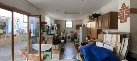 Casa de 5 dormitorios en Tours, France No. 54054 9