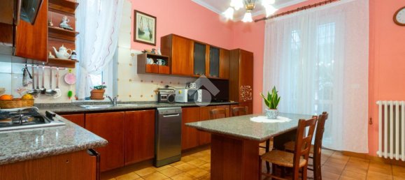 5-Zimmer Haus in Turin, Italy, Nr. 92019 10