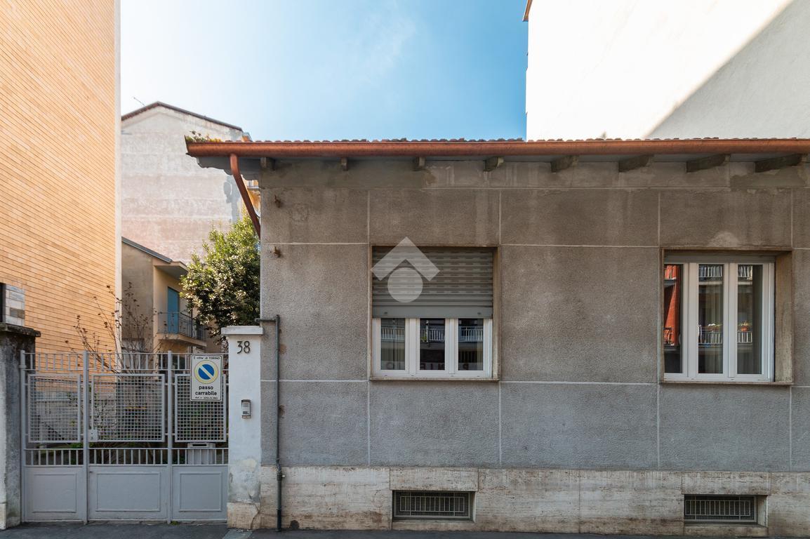 5-Zimmer Haus in Turin, Italy, Nr. 92019