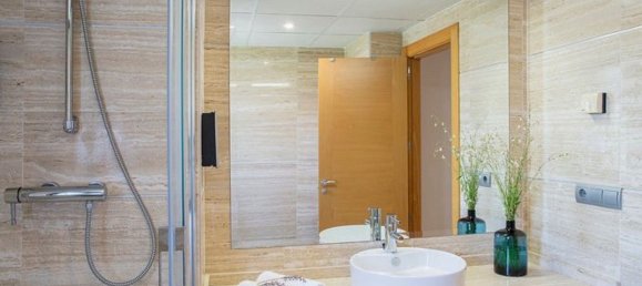 2 bedrooms Penthouse in Benahavis, Spain No. 19660 9