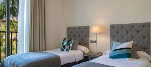 2 bedrooms Penthouse in Benahavis, Spain No. 19660 8