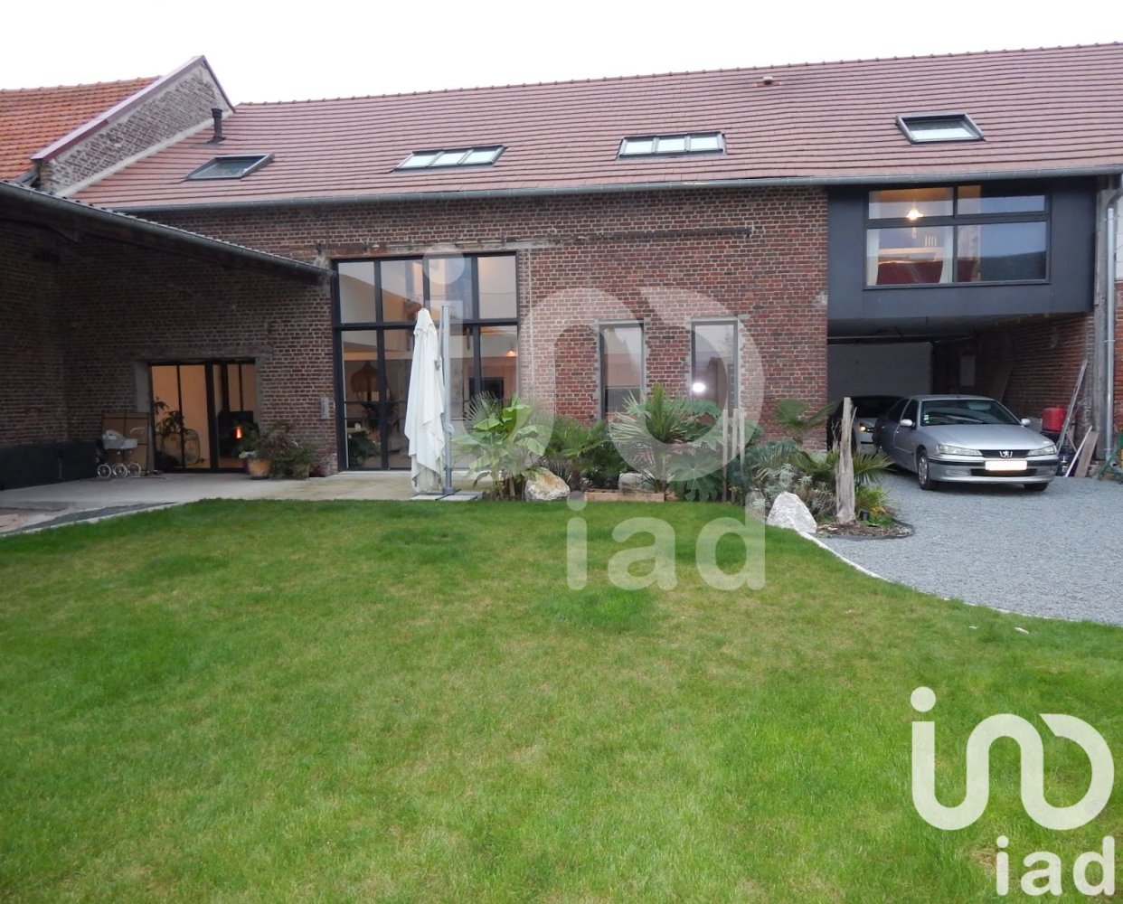 4 bedrooms House in Aveluy, France No. 209996