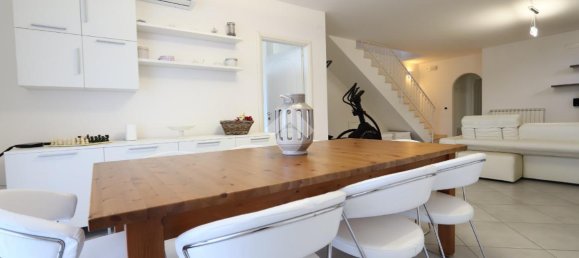 Квартира с 6 комнатами в Колоннелла, Италия № 104845 14