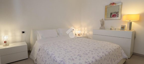 Квартира с 6 комнатами в Колоннелла, Италия № 104845 9