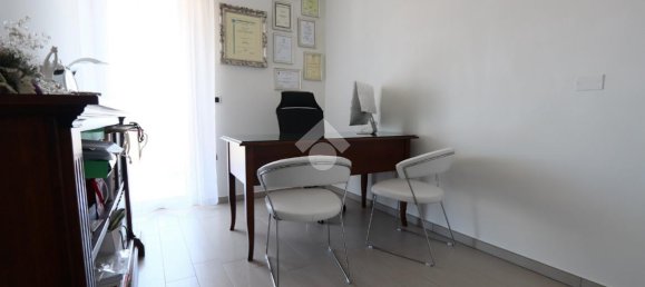 Квартира с 6 комнатами в Колоннелла, Италия № 104845 6