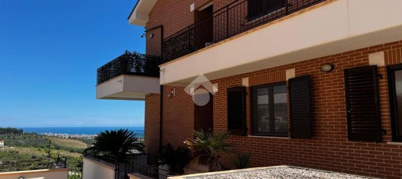 Квартира с 6 комнатами в Колоннелла, Италия № 104845 26