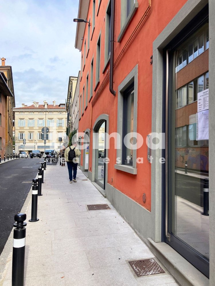 2غرفة شقة في Bergamo, Italy رقم 6963