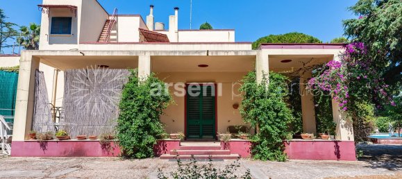 Villa de 14 habitaciónes en Taurisano, Italy No. 260024 6