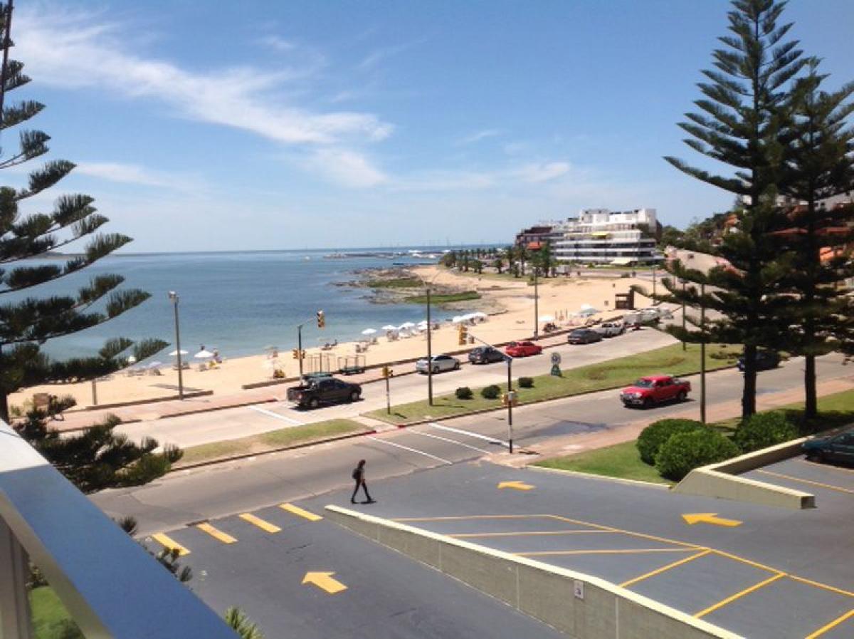 2 bedrooms Apartment in Maldonado, Uruguay No. 10398