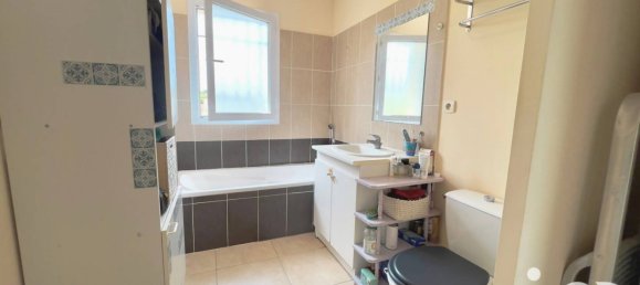 2 bedrooms House in Pertuis, France No. 355556 9