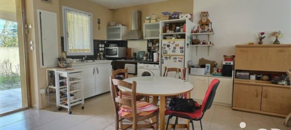 2 bedrooms House in Pertuis, France No. 355556 3