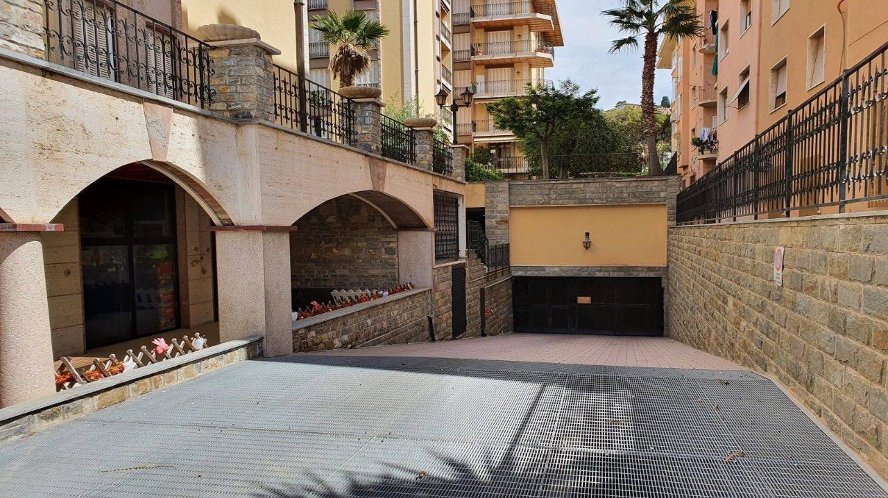 Garaje en Bordighera, Italy 27 m² No. 39354