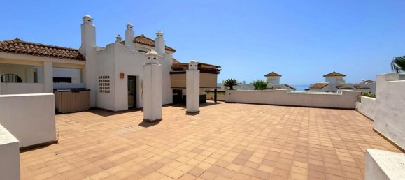 2 bedrooms Penthouse in La Alcaidesa, Spain No. 145526 24