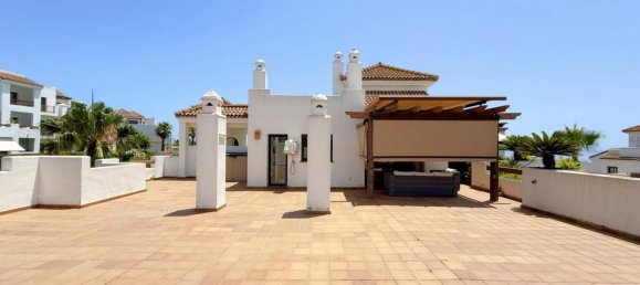 2 bedrooms Penthouse in La Alcaidesa, Spain No. 145526 2