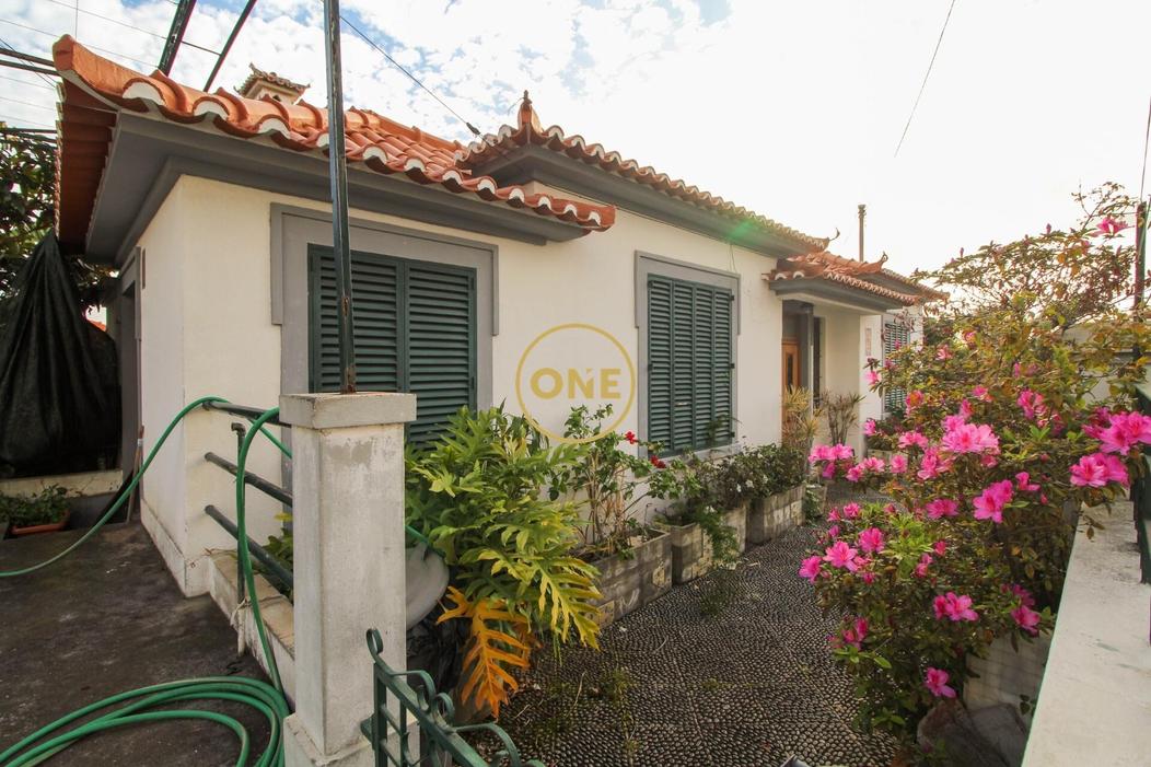 Casa de 5 dormitorios en Funchal, Portugal No. 202183