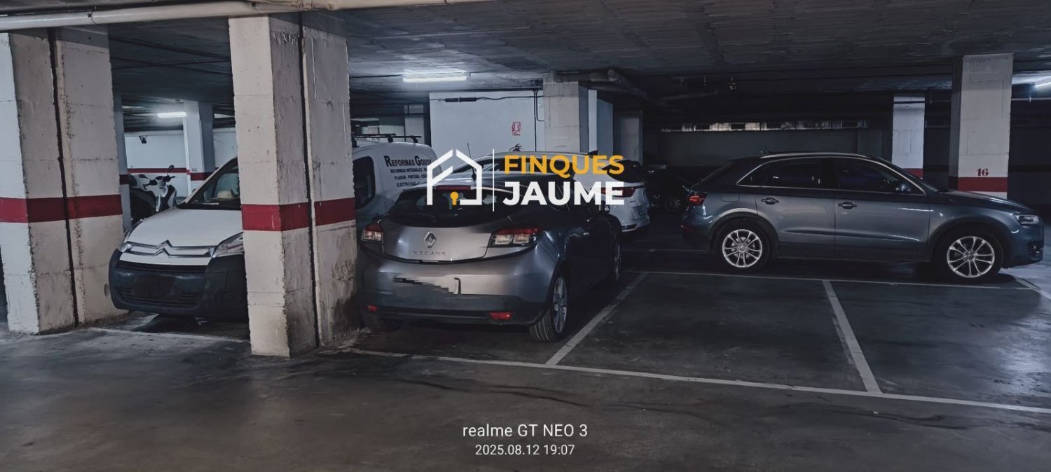  مرآب في Lleida, Spain 12متر مربع رقم 255212