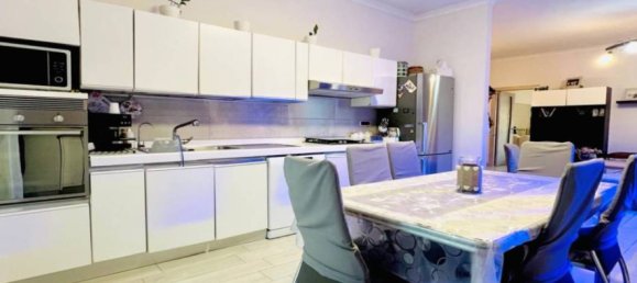 2 Schlafzimmer Wohnung in Naples, Italy, Nr. 14332 8