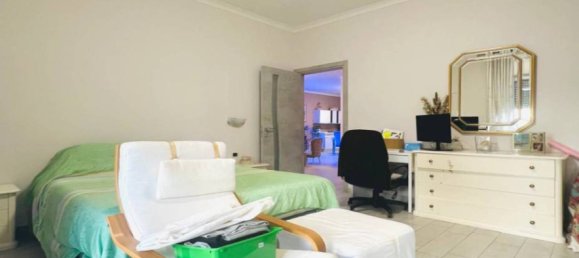 2 Schlafzimmer Wohnung in Naples, Italy, Nr. 14332 11