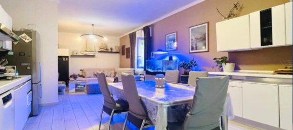 2 Schlafzimmer Wohnung in Naples, Italy, Nr. 14332 6