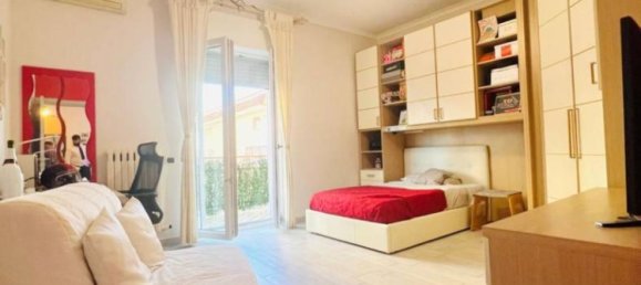 2 Schlafzimmer Wohnung in Naples, Italy, Nr. 14332 12