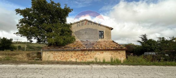 6غرفة منزل في Rosora, Italy رقم 4815 5