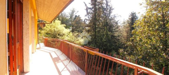 3 bedrooms Villa in Missaglia, Italy No. 127490 2