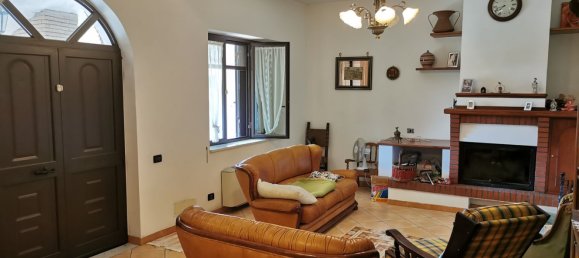 8 rooms Villa in Gavignano, Italy No. 251594 3