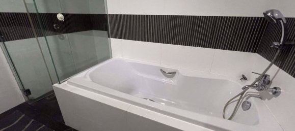 1 bedroom Condo in Sathon, Thailand No. 9369 6