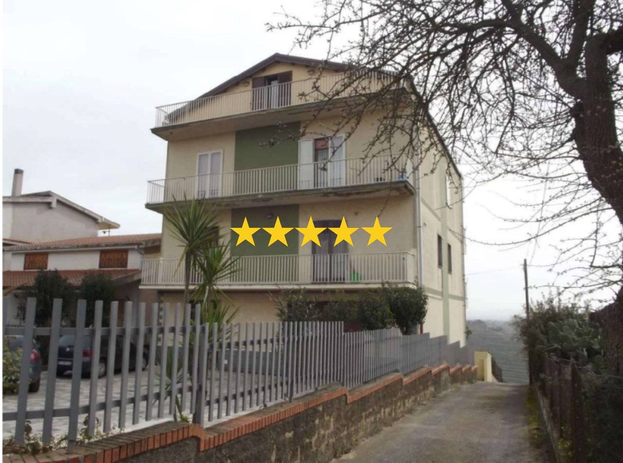 4 chambres Appartement à Caltagirone, Italy No. 374782